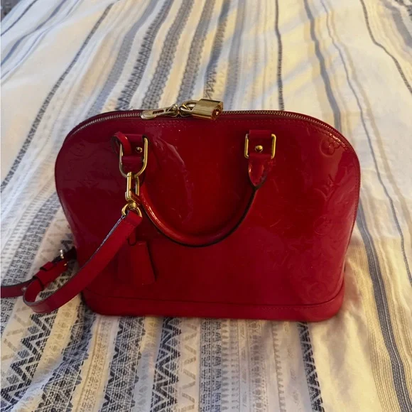 LV Monogram Vernis Alma PM excellent like new condition. - Picture 2 of 16